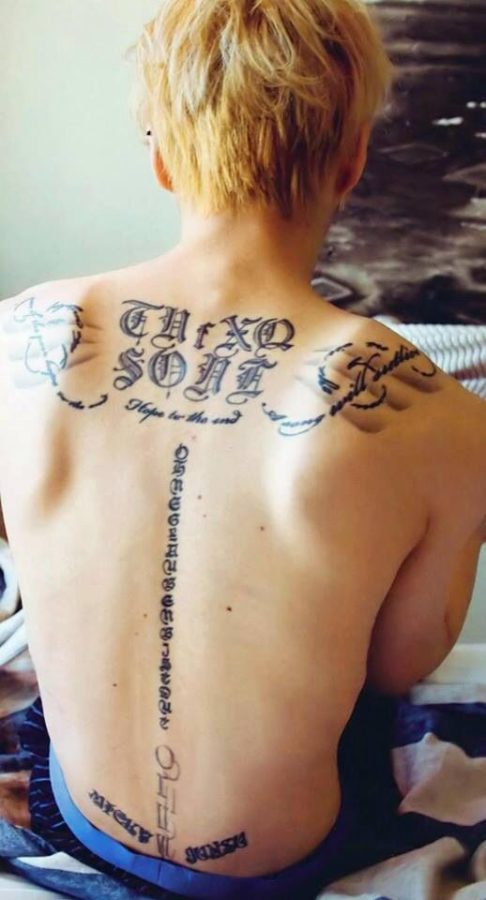 Другие 5 корейских артистов, у которых есть потрясающие татуировки